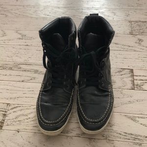 Men’s size 9.5 black Aldo boots